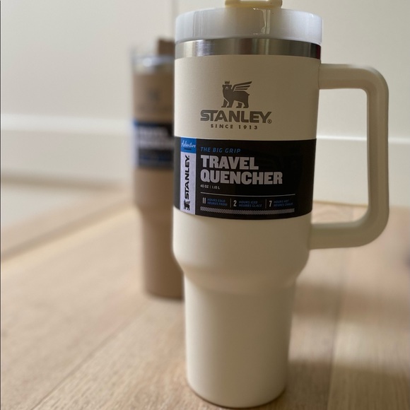 Stanley Adventure Travel Quencher Tumbler 40oz - Picture 1 of 2